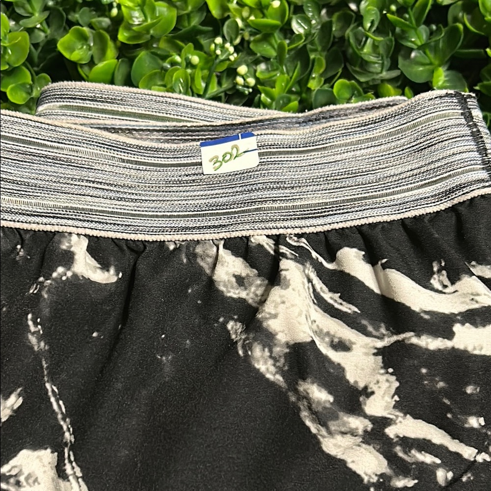 Avia Marble Patterned Athletic Shorts - Picture 8 of 8